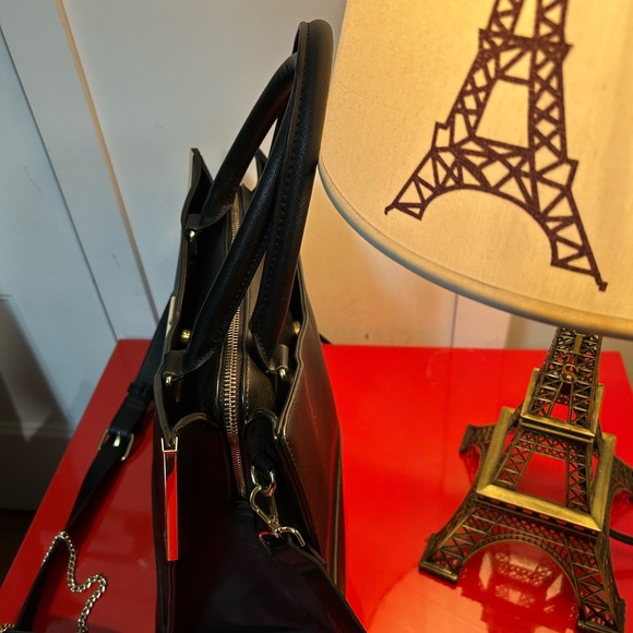 Steve Madden hand bag, black, new, a must have for your closet, lovely. - Picture 9 of 14